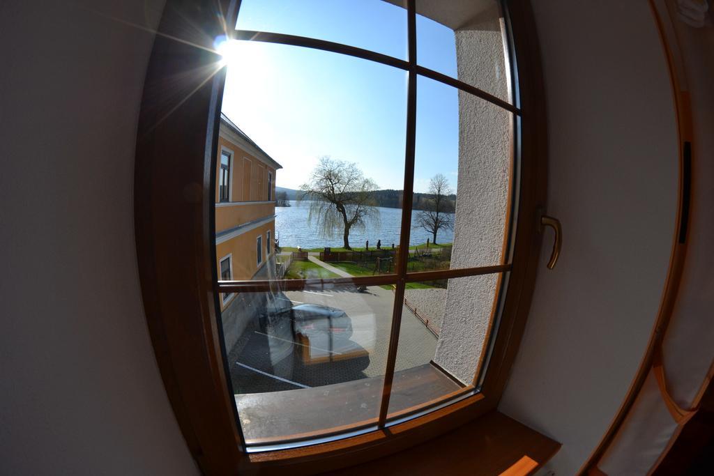 Apartmany U Jezera Na Namesti Фримбурк Экстерьер фото